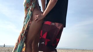 Real Amateur Public Standing Sex Risky on the Beach !!! People walking near