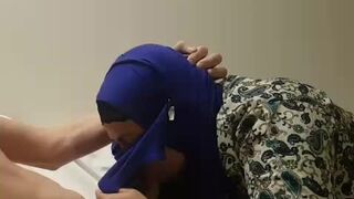 Hijab Milf mad I cum in her mouth