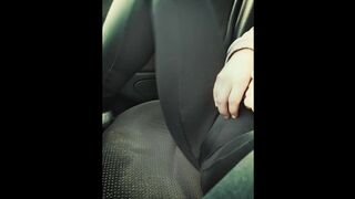 DONT TRY THIS! Having an orgasm while bf drives. Dripping yoga pants